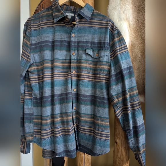 Like New, Fall Creek Men's Shirt, Size Large, Beautiful Colors! - Picture 3 of 6